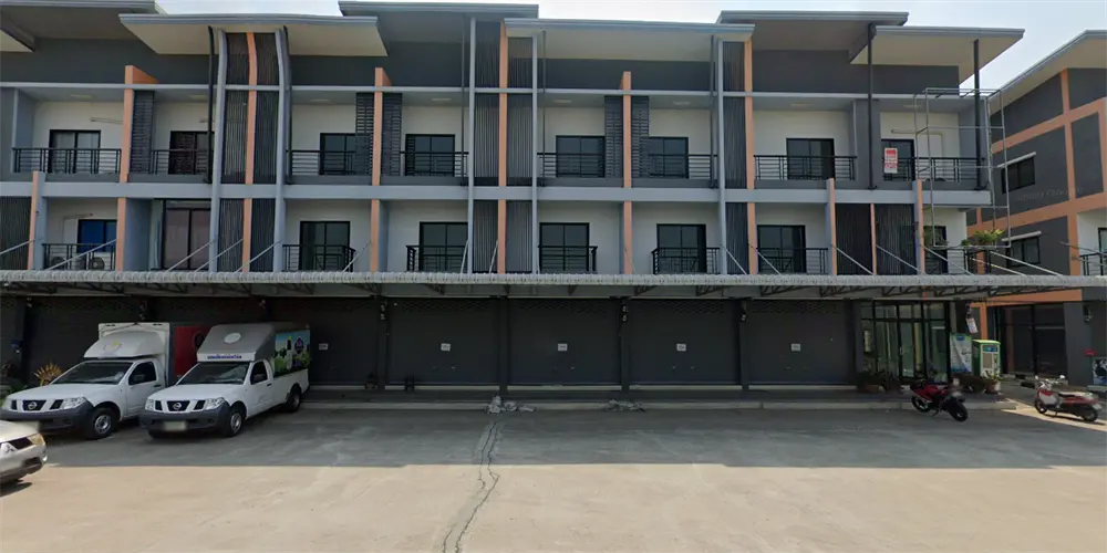 โฮมอินทาวน์ ลำลูกกา