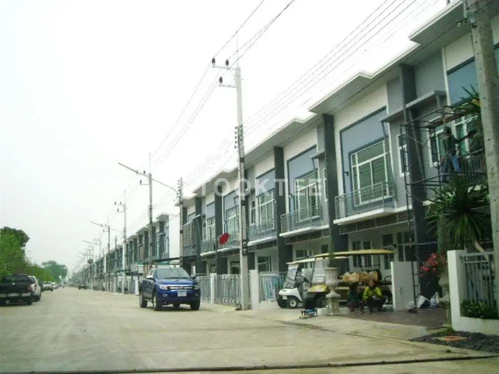 เดอะ คิวบ์ ทาวน์ ลำลูกกา