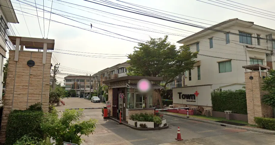 ทาวน์พลัส สุวรรณภูมิ