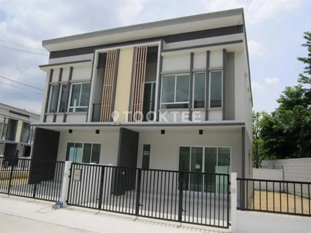 พลีโน่ ติวานนท์-แจ้งวัฒนะ