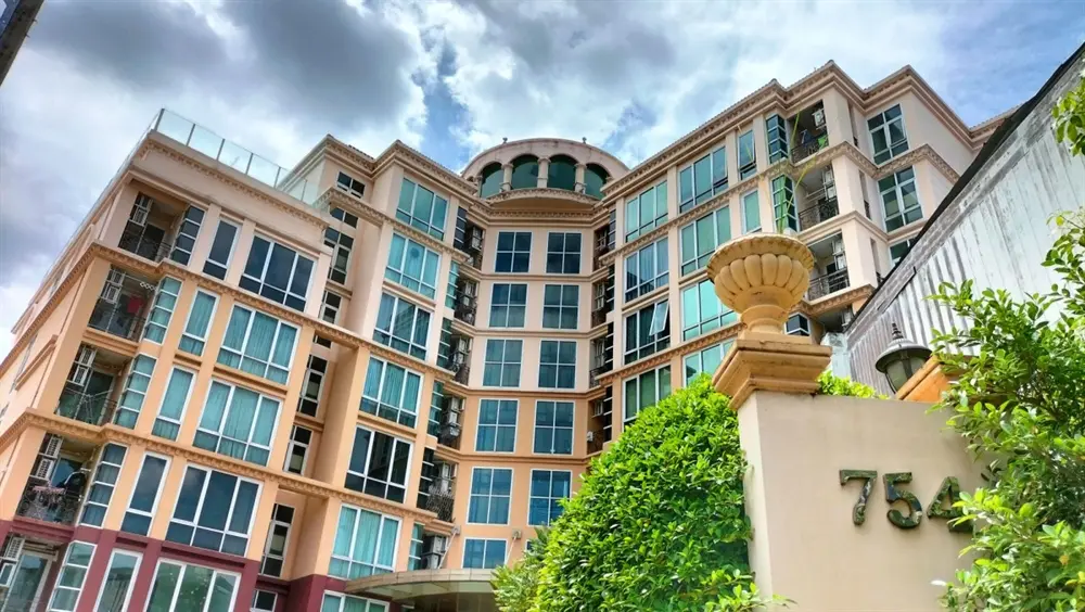 เดอะ ราฟเฟิล คอนโด