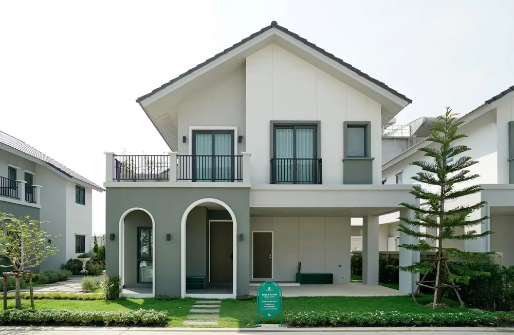 เฌอรีน กรุงเทพกรีฑา-ร่มเกล้า