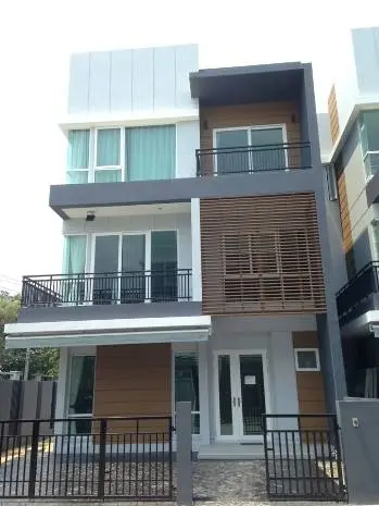 ฟีล ทาวน์โฮม ลาดพร้าว 71