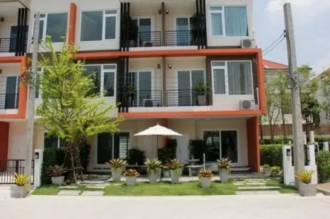 เดอะ ทรัสต์ (เกษตร-นวมินทร์)