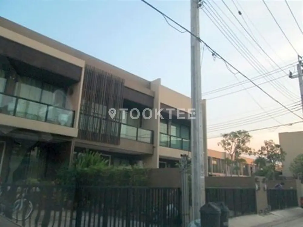 เออร์บาโน รามคำแหง