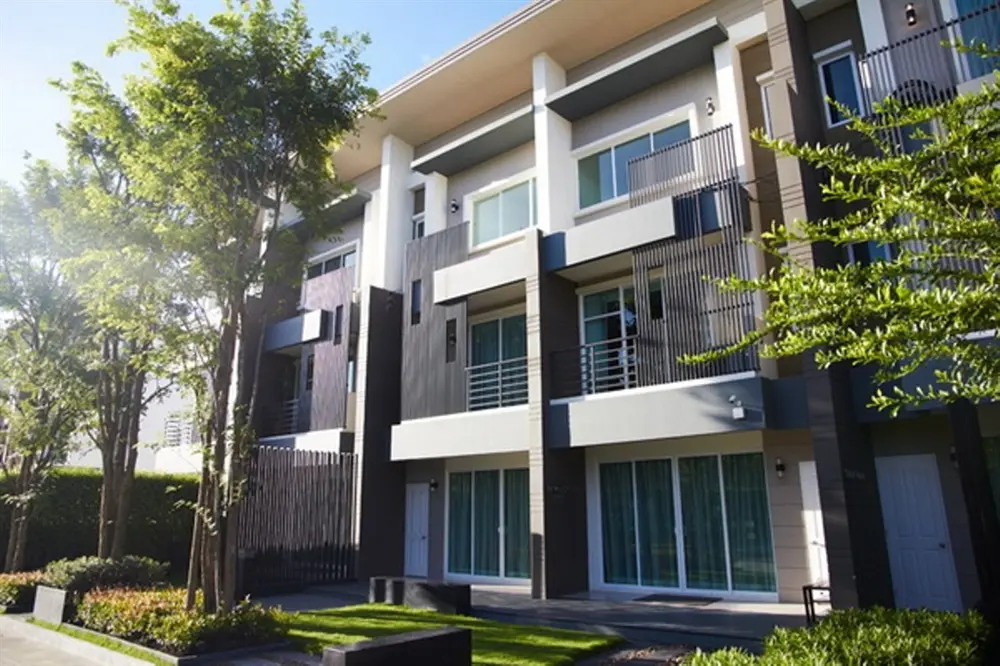 ทาวน์ อเวนิว พระราม 9