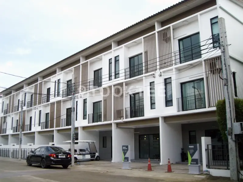 พาทิโอ ศรีนครินทร์-พระราม 9 (พฤกษาไลท์ พระราม 9-ศรีนครินทร์)