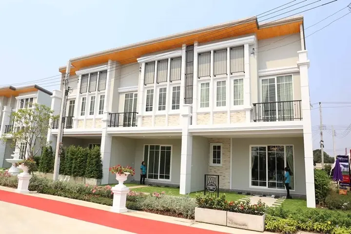 โกลเด้น ทาวน์ บางนา-สวนหลวง