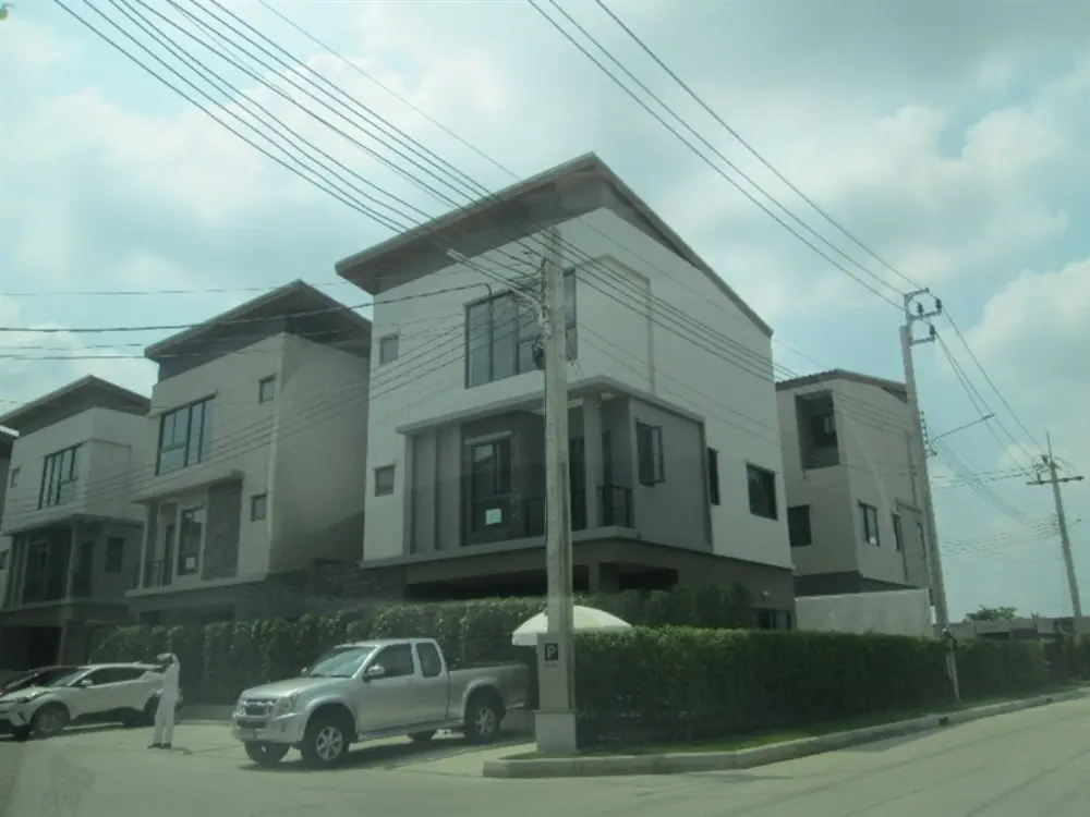 บ้านกลางเมือง ดิ อิดิชั่น บางนา-วงแหวน