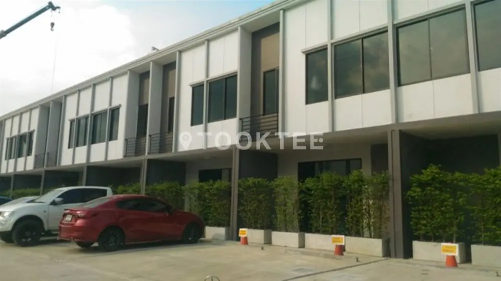 พลีโน่ บางนา-อ่อนนุช