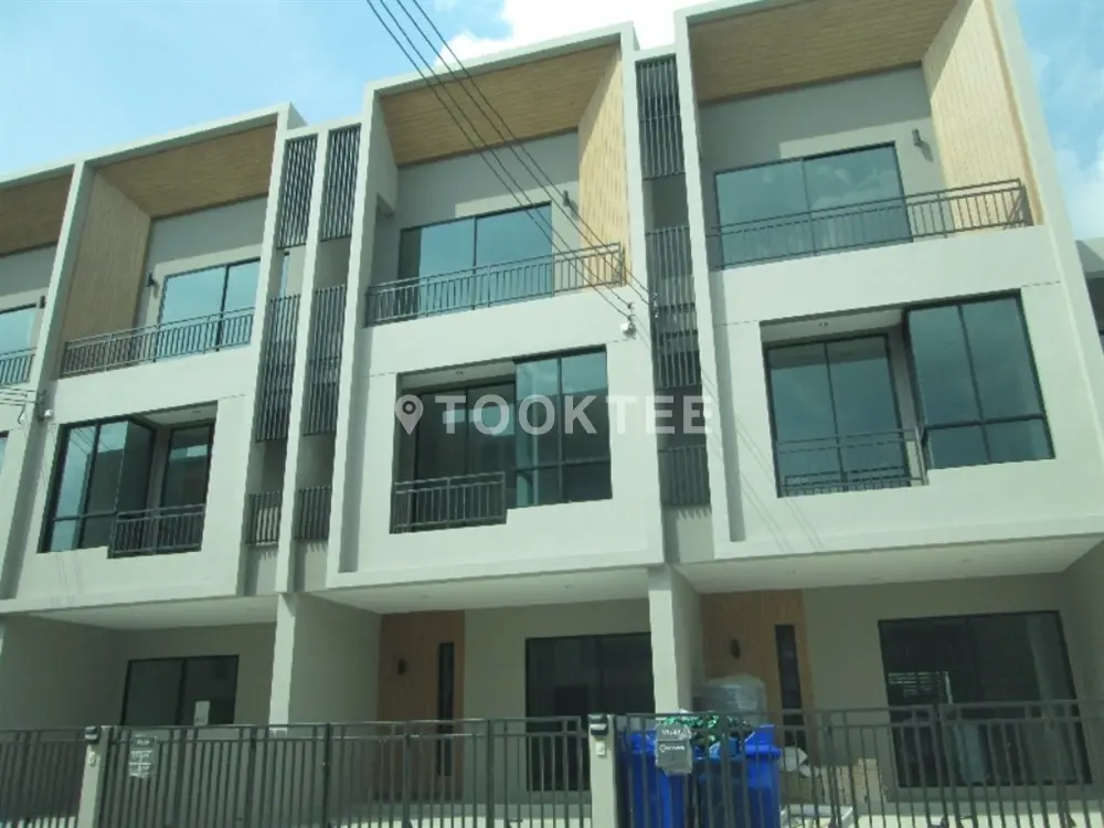 เดอะ แคนวาส สุขุมวิท-สำโรง