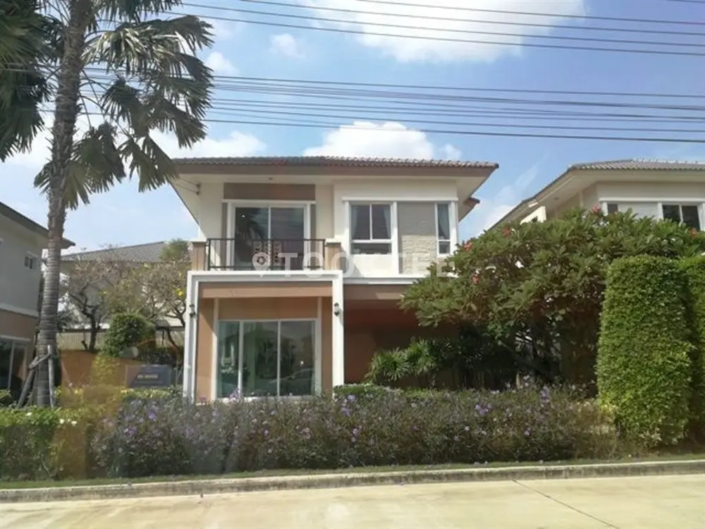 ภัสสร ไพรด์ ศรีนครินทร์-หนามแดง