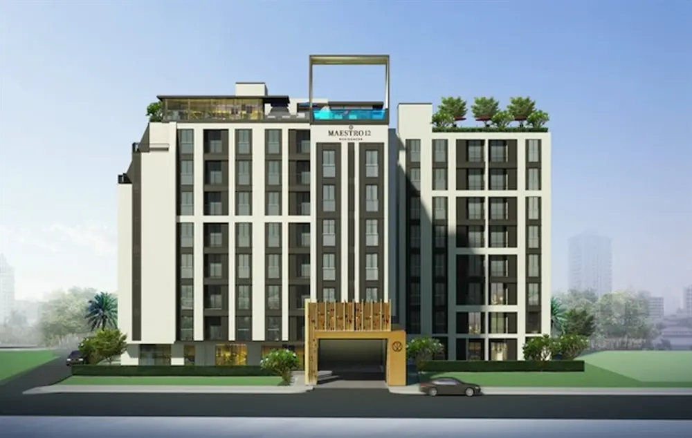 มาเอสโตร 12