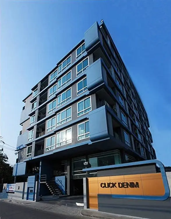 คลิก เดนิม เอกมัย 19