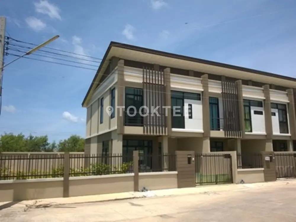 บ้านธนารินทร์ ทาวน์โฮม 3 สุขสวัสดิ์-ประชาอุทิศ