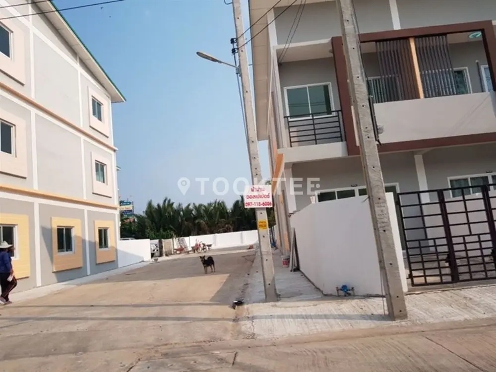 ดีดีพลัส ทาวน์โฮม ประชาอุทิศ-คู่สร้าง