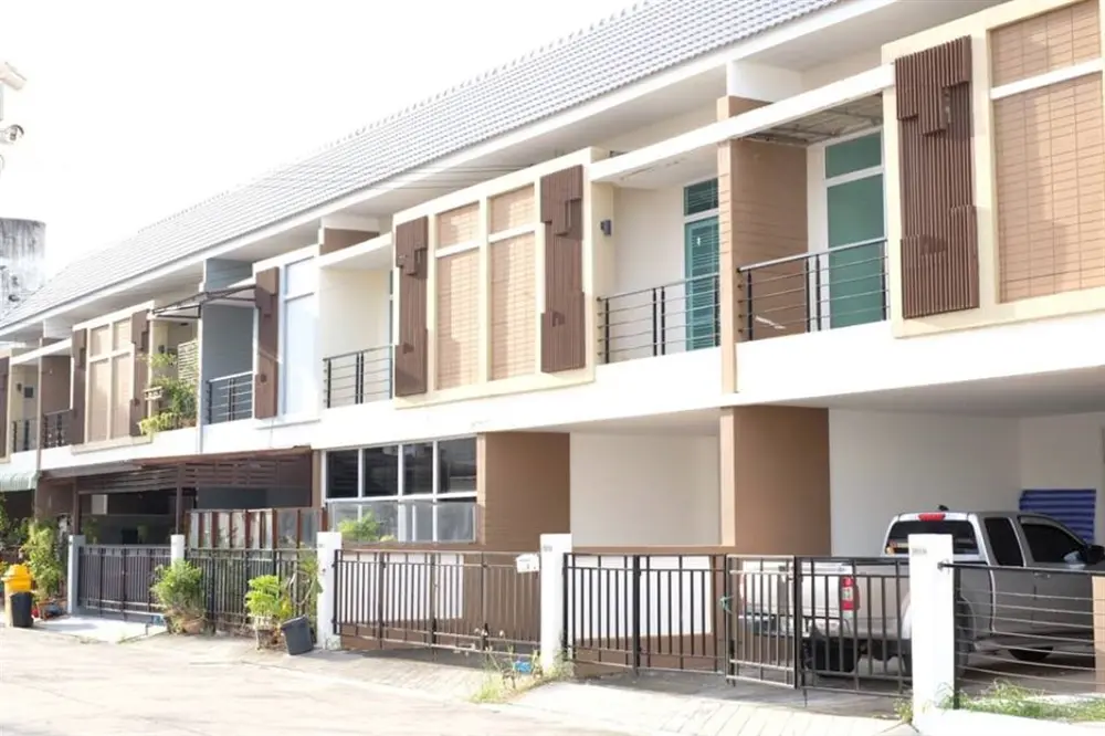 เมอริโต้ เพชรเกษม 63