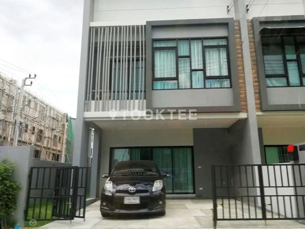 รูบิกส์ คิวบ์ เพชรเกษม 81/6