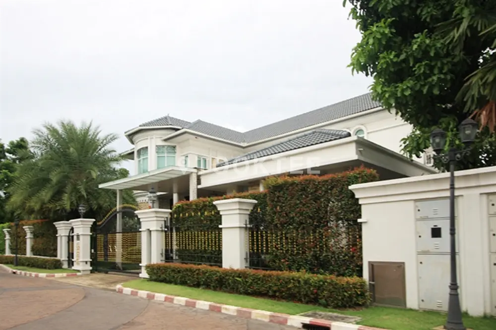 แกรนด์ บางกอก บูเลอวาร์ด เพชรเกษม-ปิ่นเกล้า