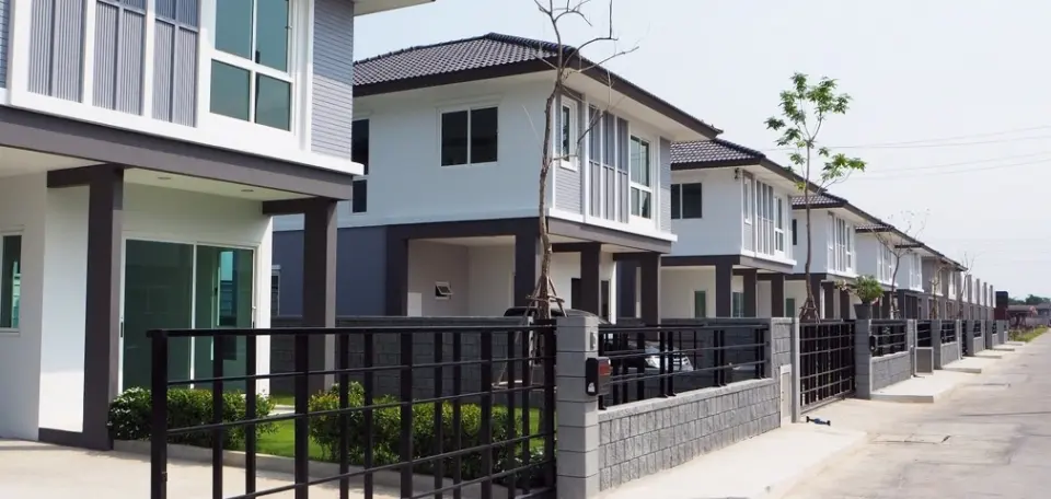 บ้านฉัตรหลวงเฮ้าส์ 15