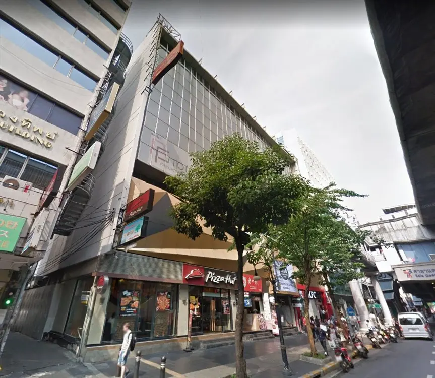 สีลม64,อาคาร