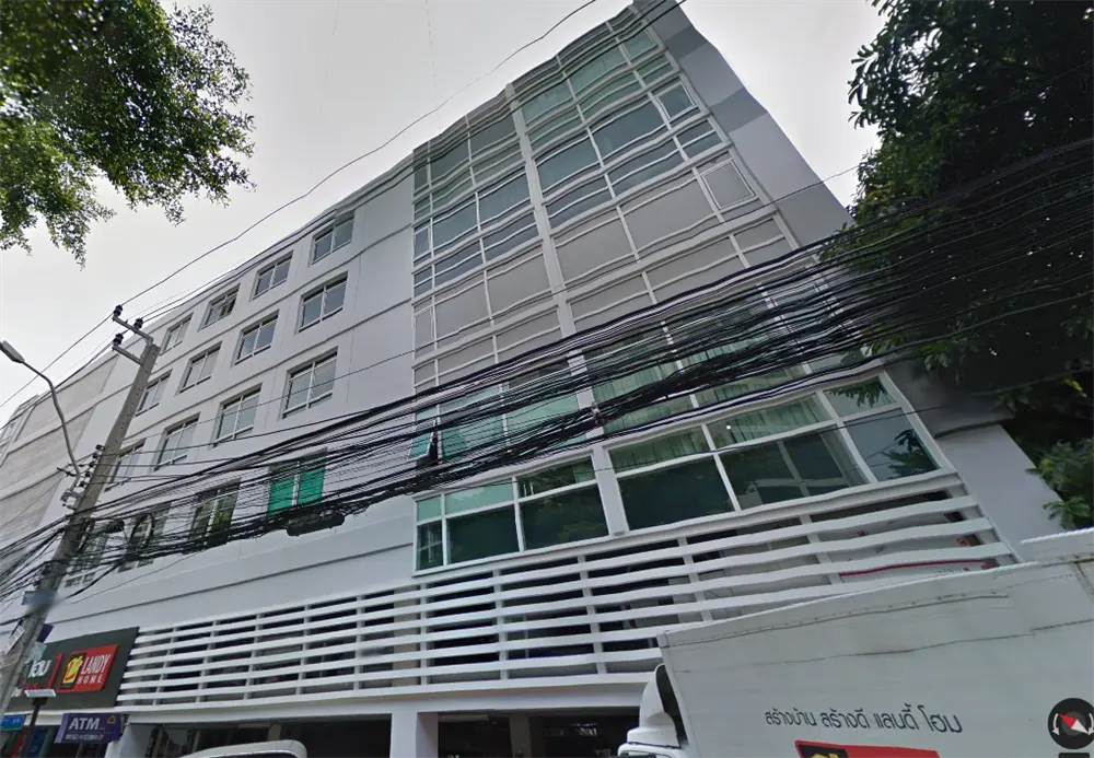 เก้าพูลทรัพย์,อาคาร