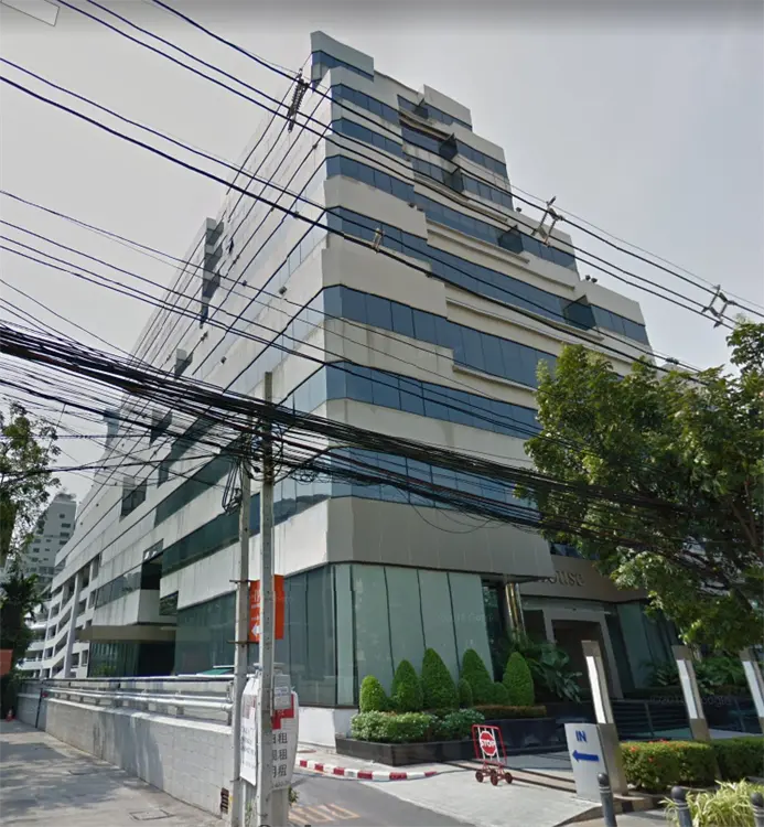 คิวเฮ้าส์ คอนแวนต์,อาคาร