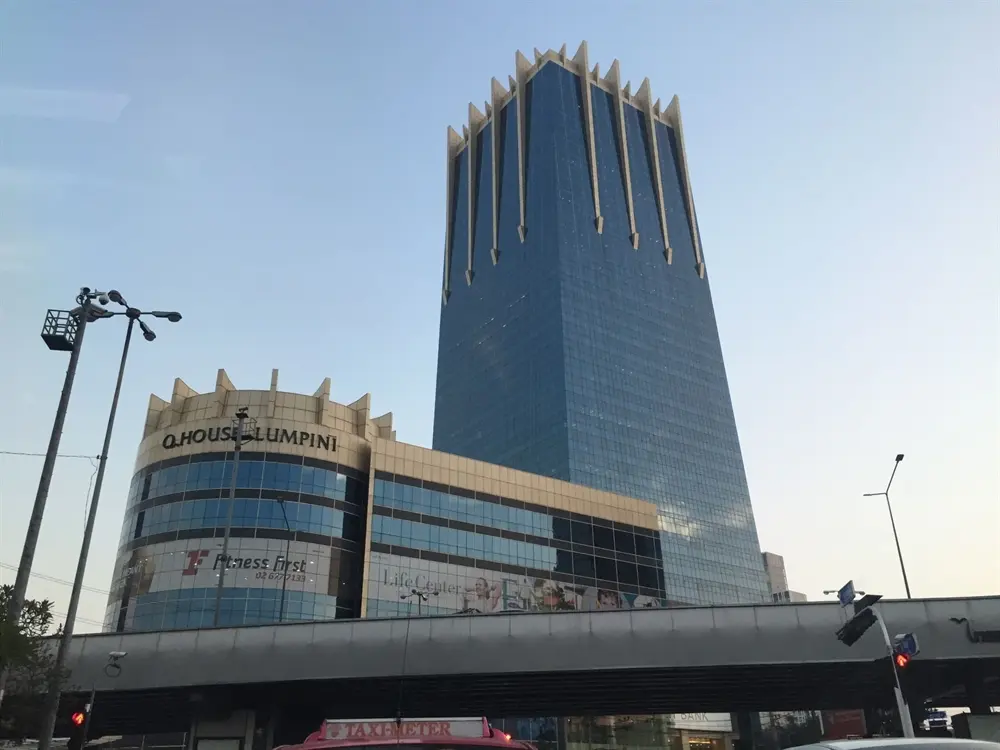 คิวเฮ้าส์ลุมพินี,อาคาร