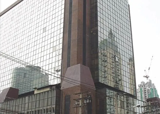 อรกานต์, อาคาร