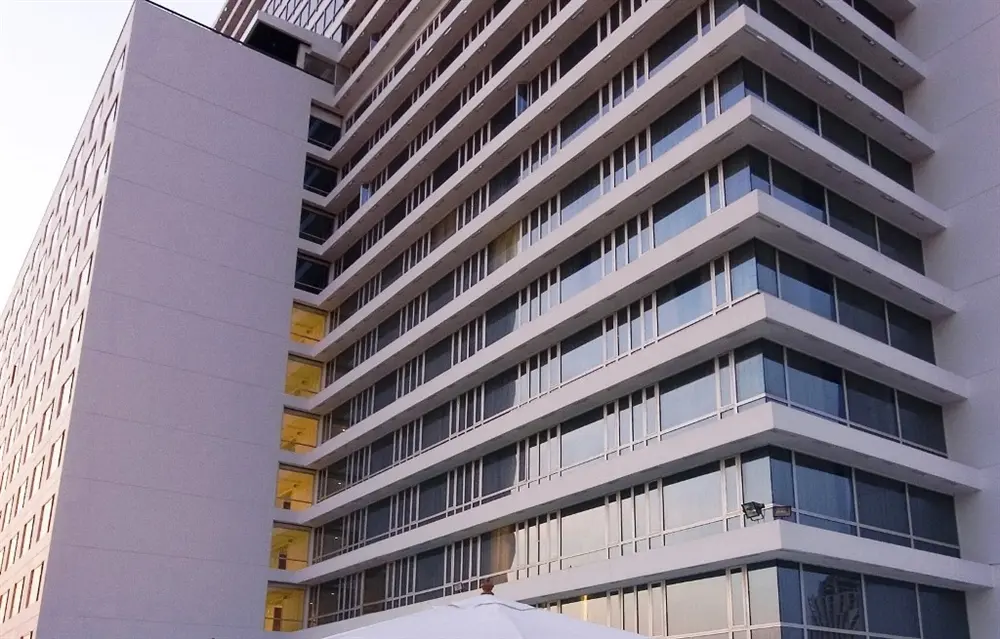 อิสติน มักกะสัน, โรงแรม