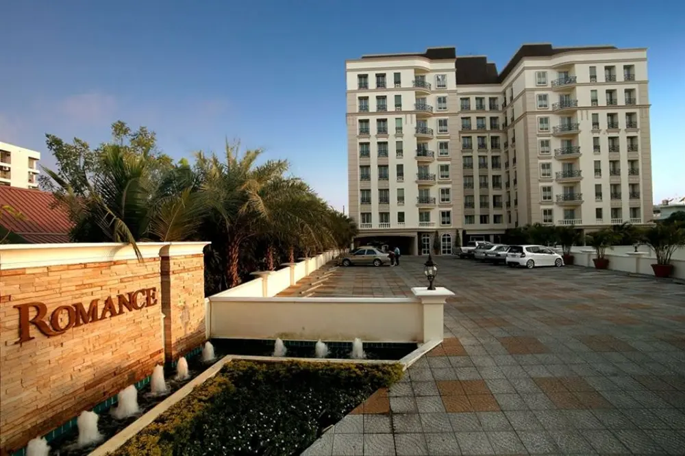 โรแมนซ์ โฮเทล