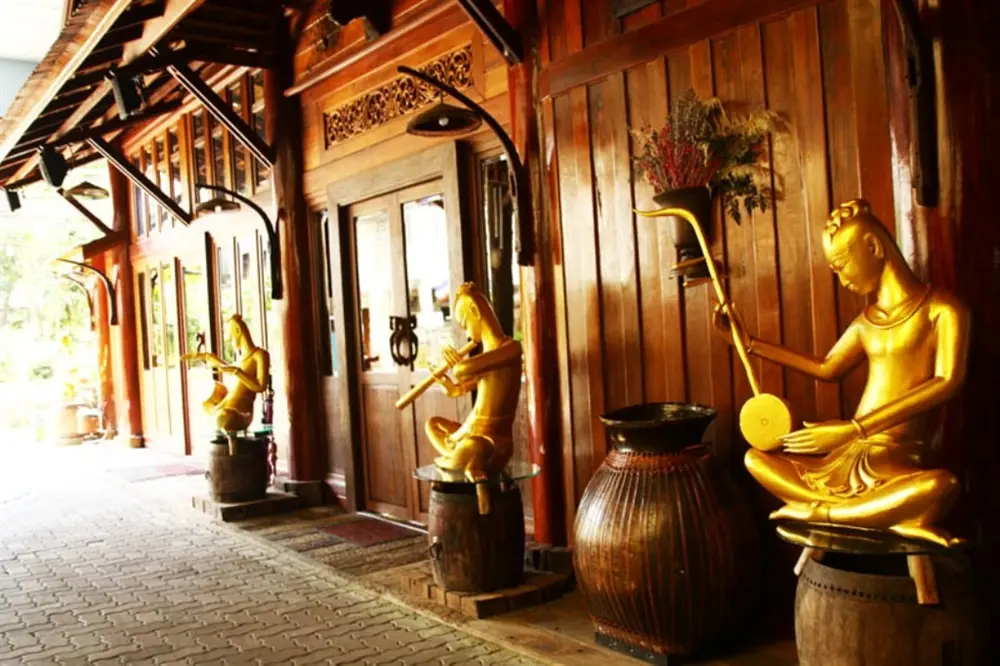 ทรูสยาม, โรงแรม