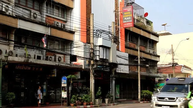 บางลำภู เพลส,โรงแรม