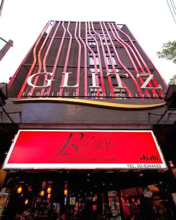 กลิทซ์, โรงแรม