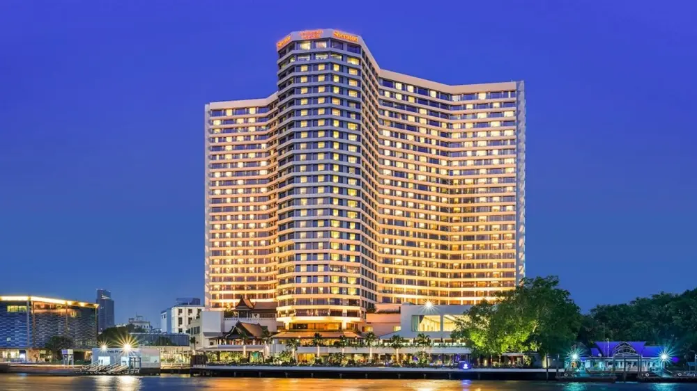 รอยัล ออคิด เชอราตัน โฮเต็ล แอนด์ ทาวเวอร์ส,โรงแรม