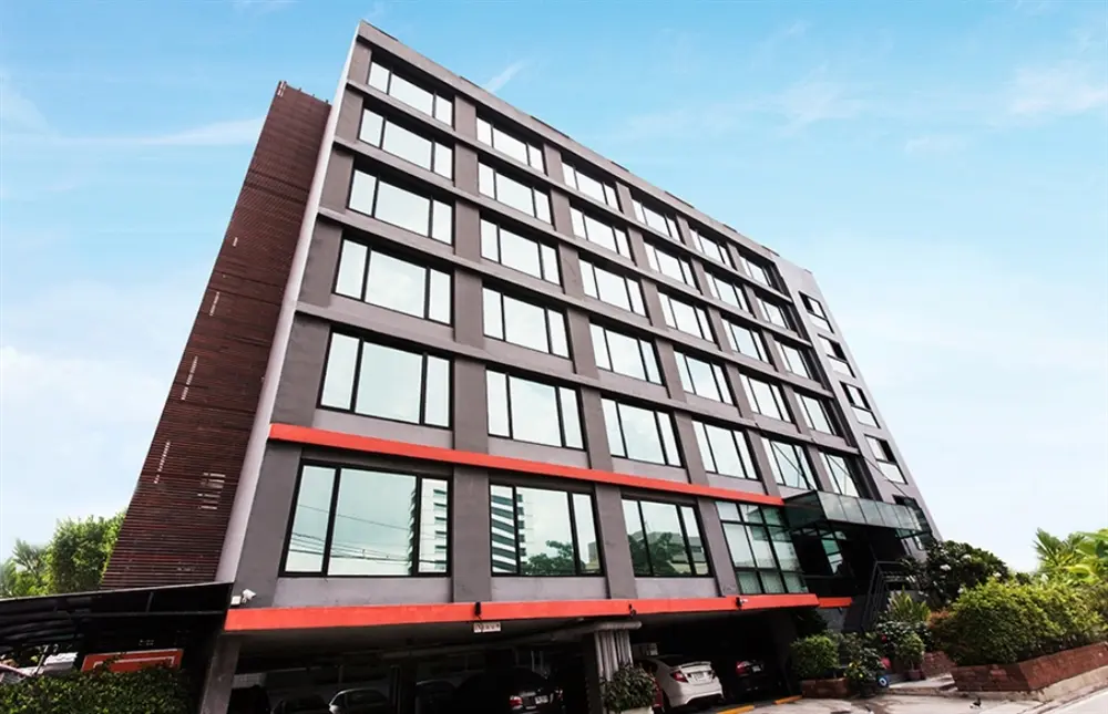 บีทู บูติค แอนด์ บัดเจท, โรงแรม