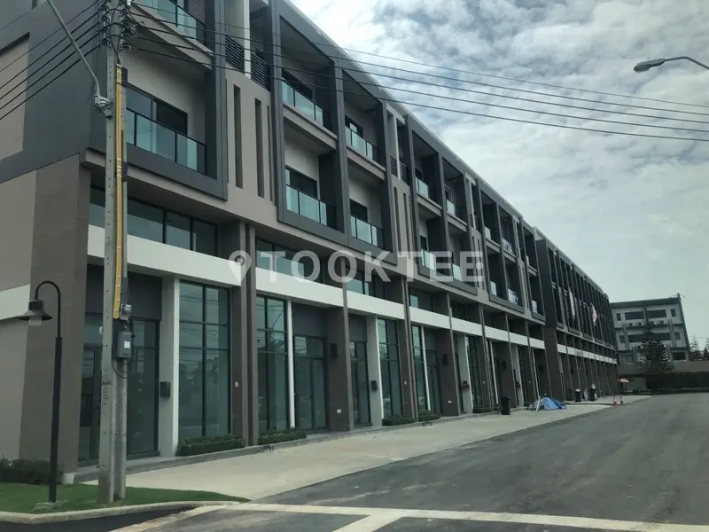 เวิร์คเพลส เพชรเกษม 81-2