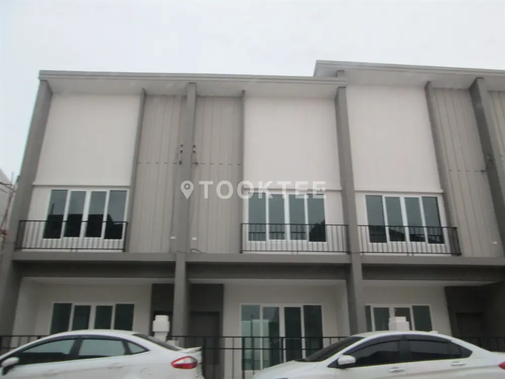 เฌอ วัชรพล